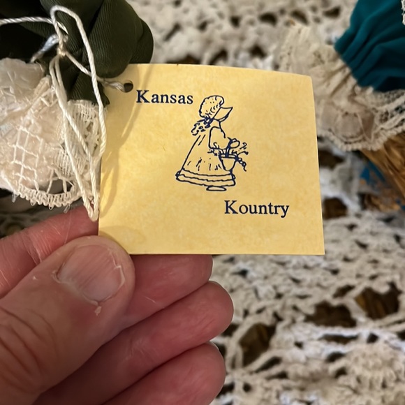 Set of three, little dolls, handmade from gourds, fragile, 8” - Picture 3 of 7